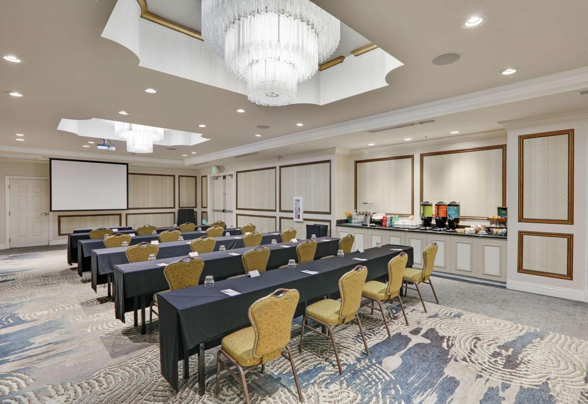 Hilton Garden Inn San Diego Del Mar Bagian luar foto